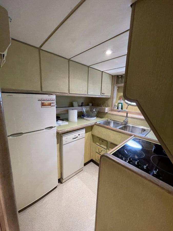 Hotel Yacht Sotavento サン・アドリア・デ・ベソス エクステリア 写真