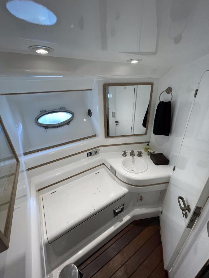 Hotel Yacht Sotavento サン・アドリア・デ・ベソス エクステリア 写真