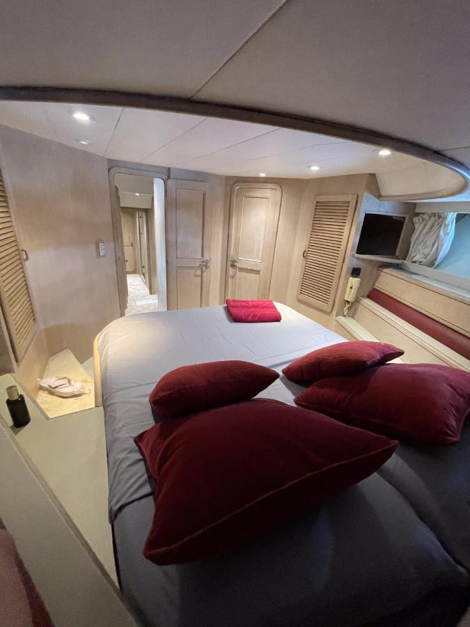 Hotel Yacht Sotavento サン・アドリア・デ・ベソス エクステリア 写真