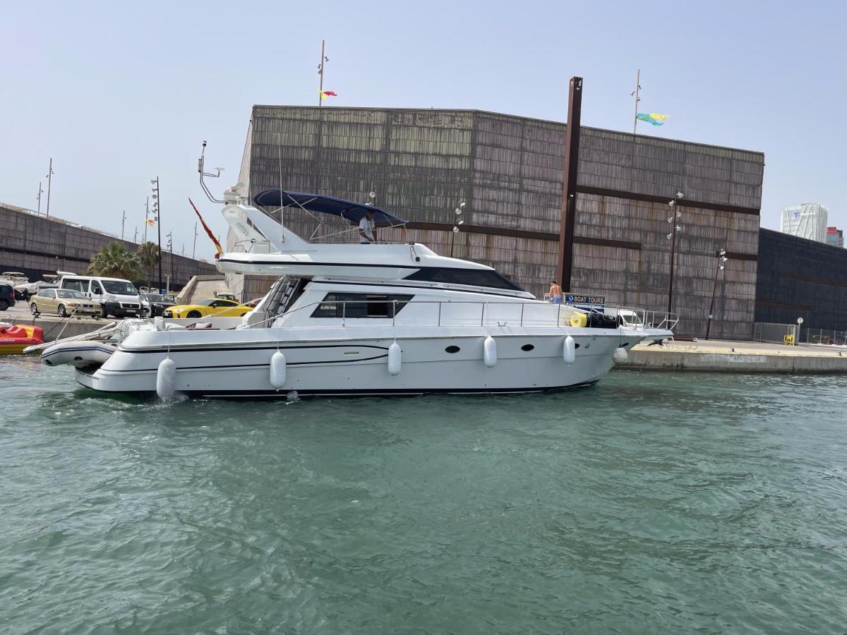 Hotel Yacht Sotavento サン・アドリア・デ・ベソス エクステリア 写真