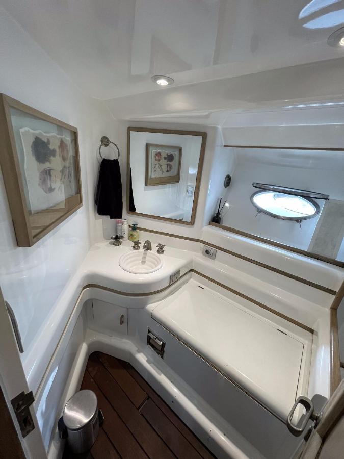 Hotel Yacht Sotavento サン・アドリア・デ・ベソス エクステリア 写真