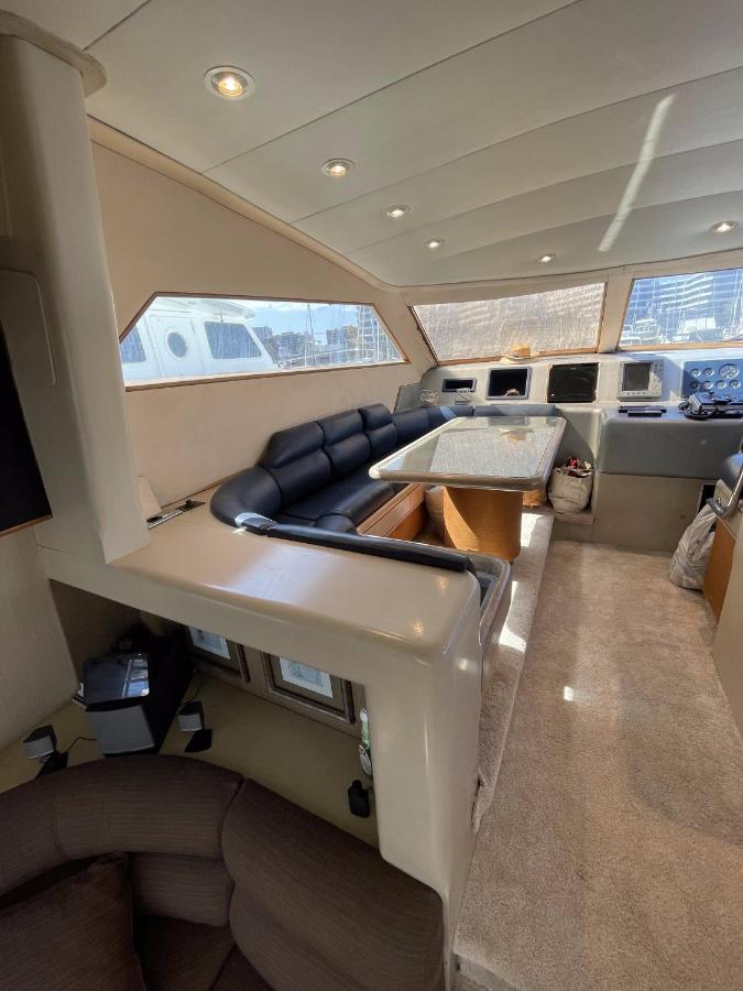 Hotel Yacht Sotavento サン・アドリア・デ・ベソス エクステリア 写真